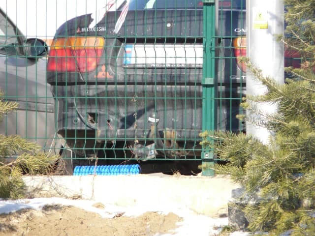 Czy można jeździć bez zderzaka? Sprawdź konsekwencje i przepisy