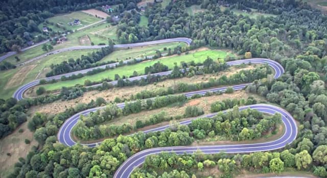 Najpiękniejsze trasy motocyklowe w Polsce: gdzie jechać i czego unikać